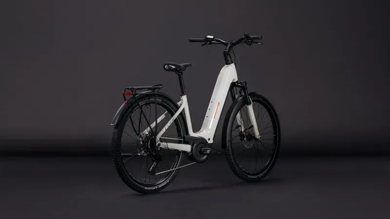 Cube Nuride Hybrid Performance 600 E-Gravel Bike In Desert Stone/Grey-5