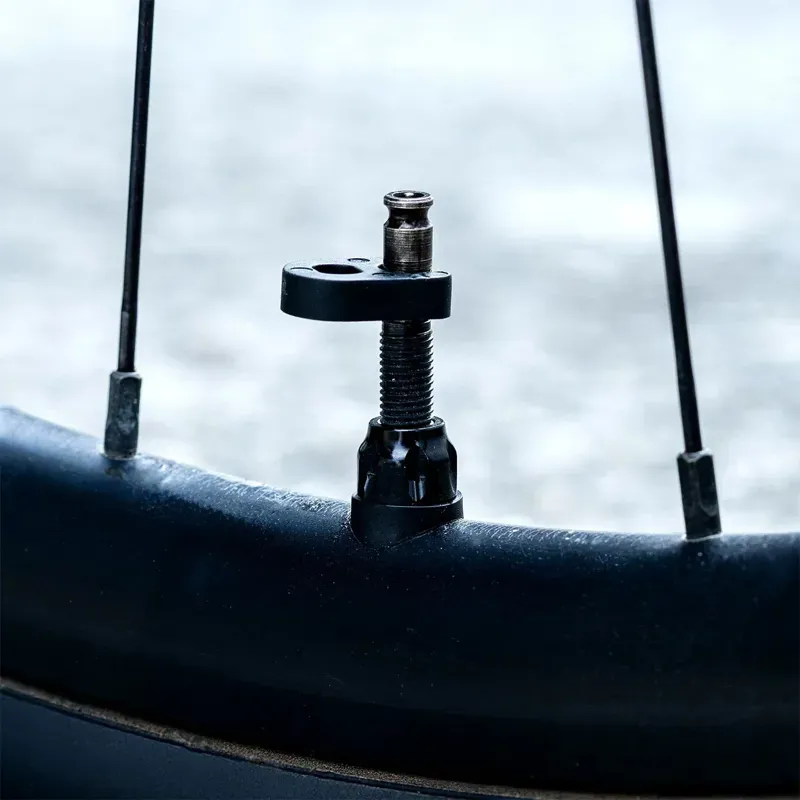 Lezyne - ABS Pro Clik Chuck With Schwalbe Clik Valve Cores-3