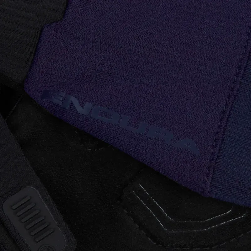 Endura Loop Mitts in Bramble-1