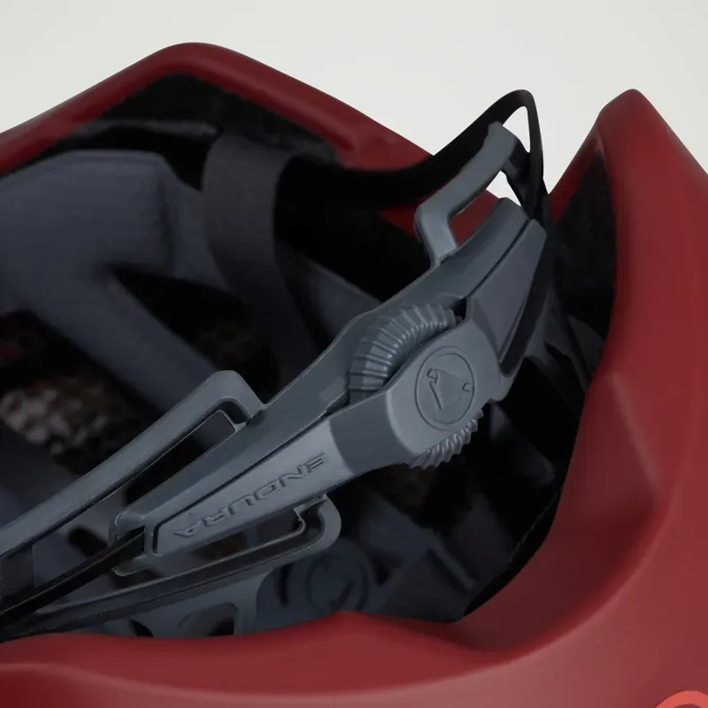 Endura MT500 MIPS Helmet in Brick Red-7