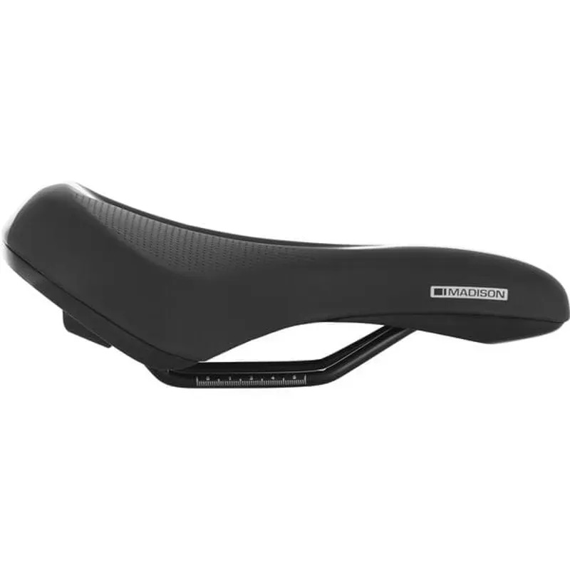 Madison SADDLE Roam E Black 178 mm x 266 mm-1