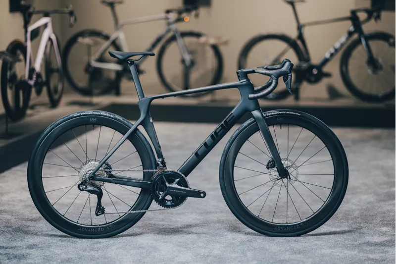 Cube Agree C:62 PRO Carbon/Black-3