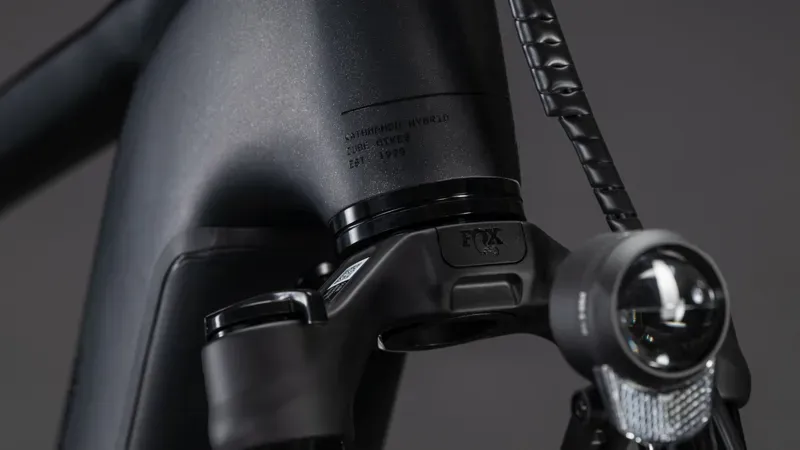 Cube Kathmandu Hybrid SLX 800 eHybrid Bike in Silverdust/Chrome-7